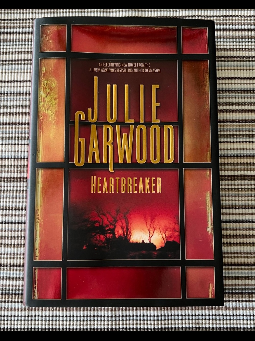 Hardcover Book ~ Heartbreaker By: Julie Garwood